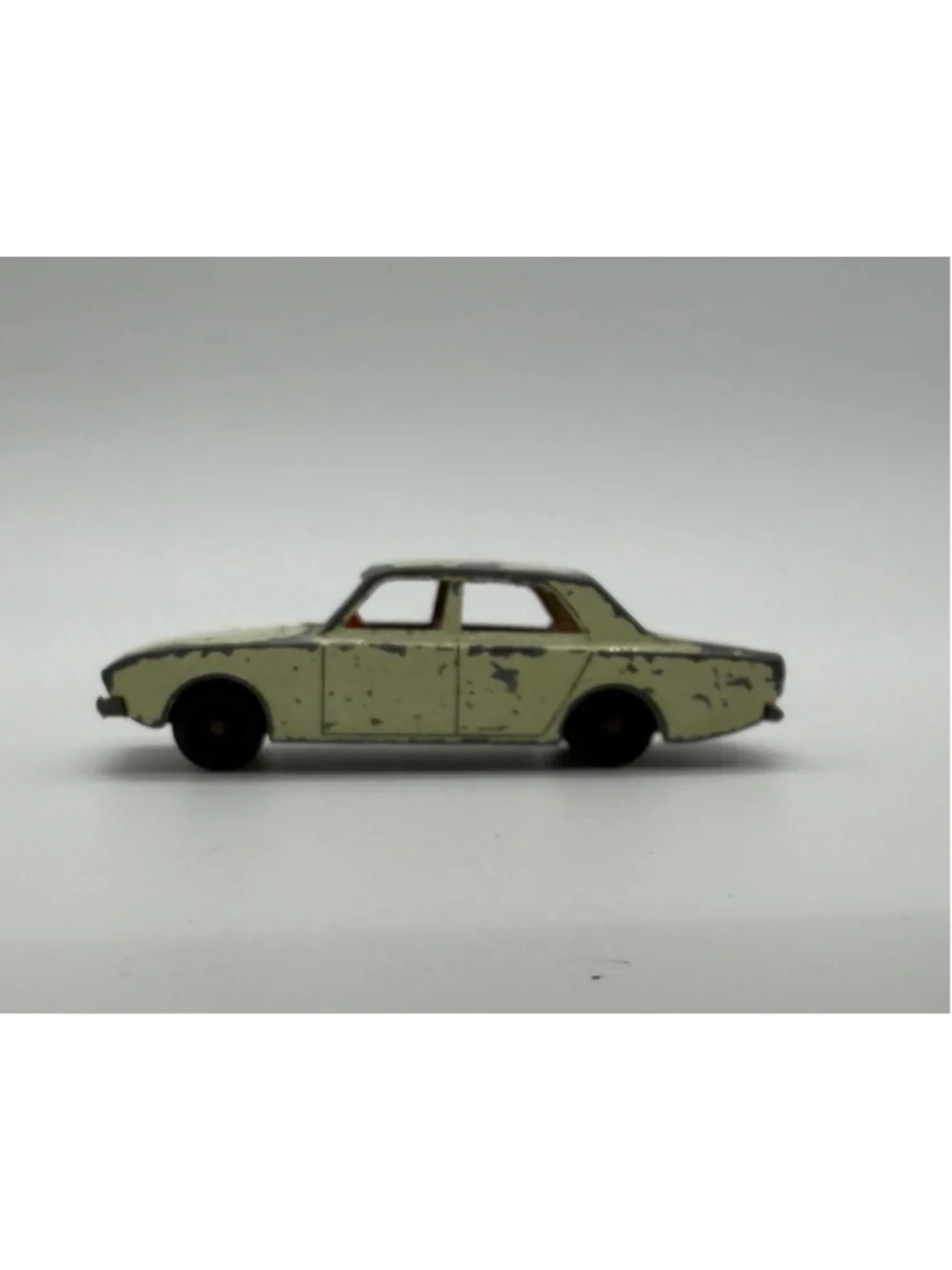Vintage Matchbox Lesney No. 45 Ford Corsair Cream Made in England Diecast